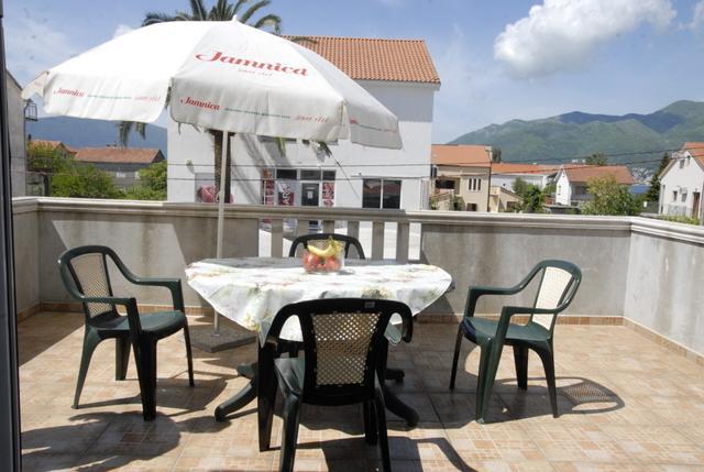 Apartments Dosljak Тиват Экстерьер фото